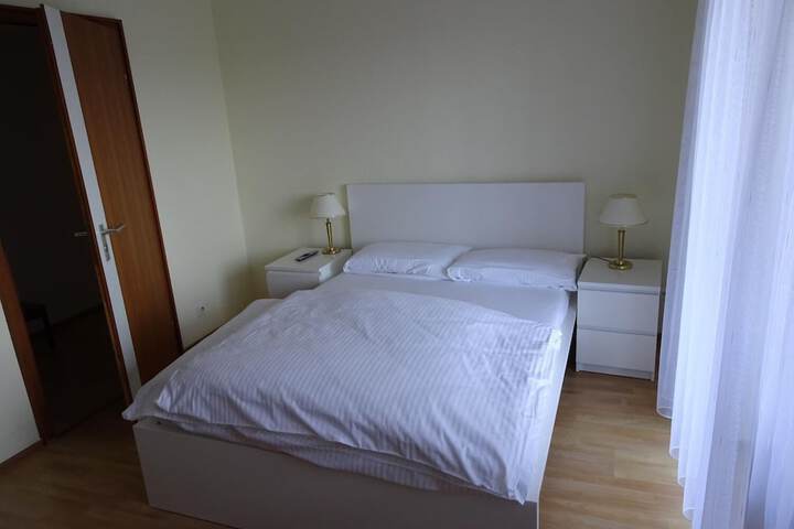 Room 10 of 24