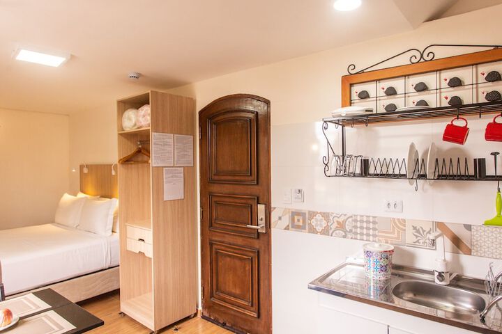 Room 4 of 70