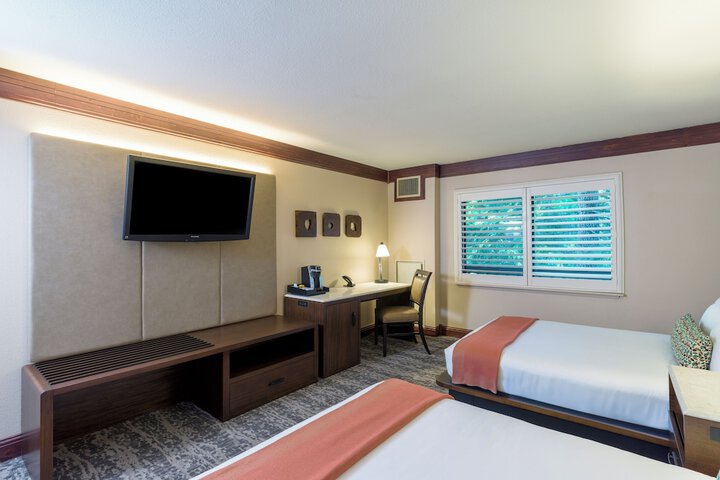 Room 21 of 185