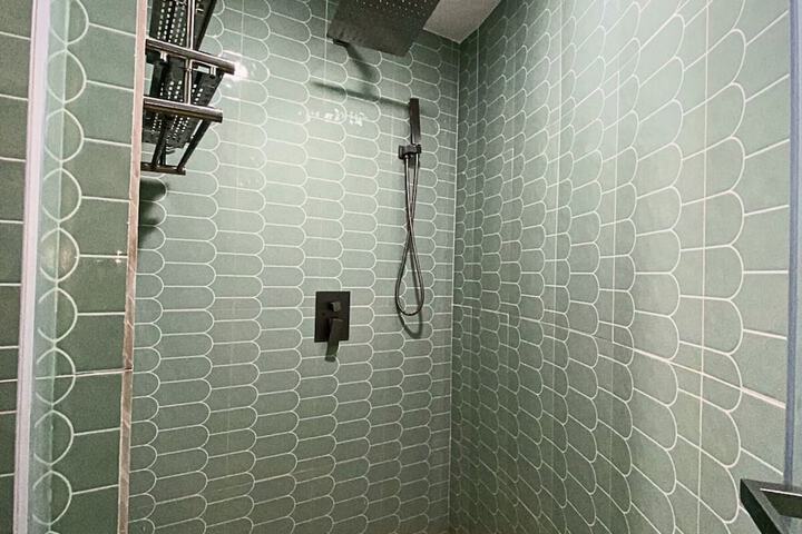 Room 13 of 21