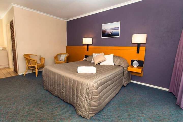 Room 17 of 31