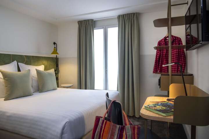 Room 7 of 42