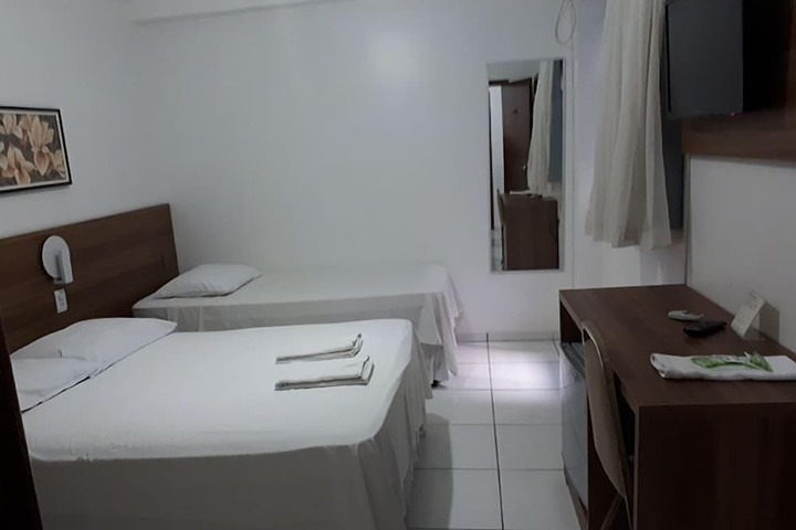 Room 13 of 34