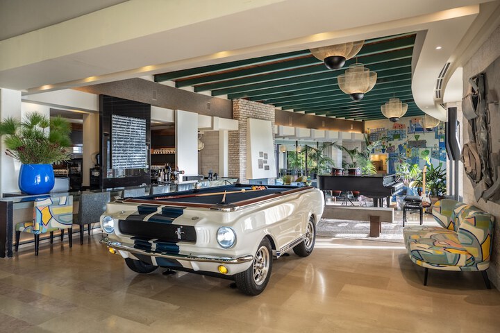 Entrance & Lobby