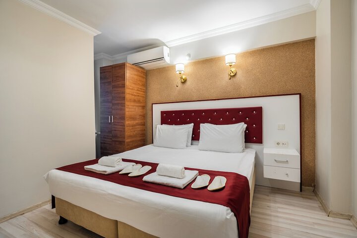 Room 14 of 66