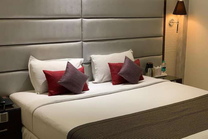 Room 30 of 65