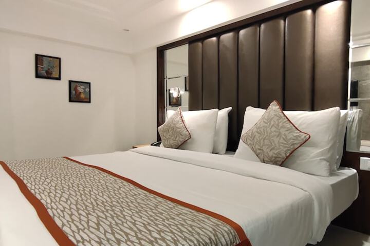 Room 2 of 12
