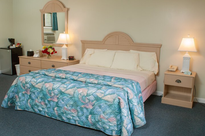 Room 12 of 40