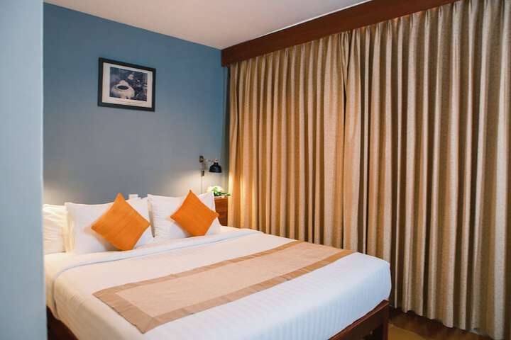 Room 5 of 44