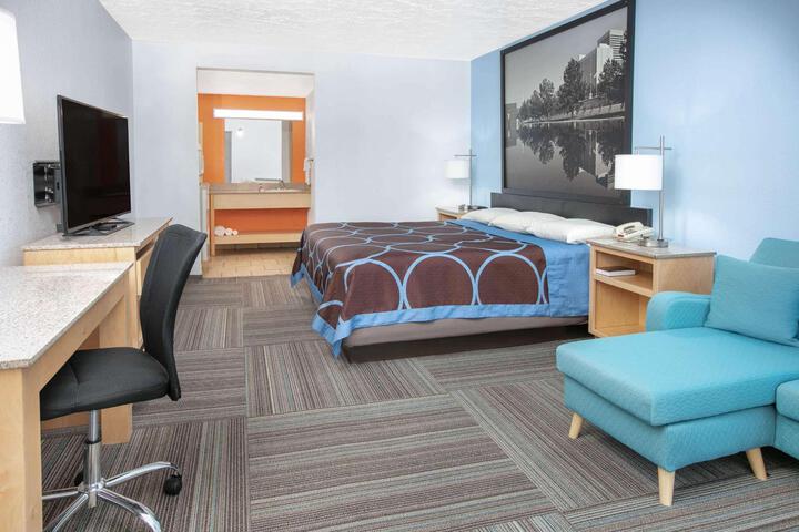 1 King Bed (14 of 15)