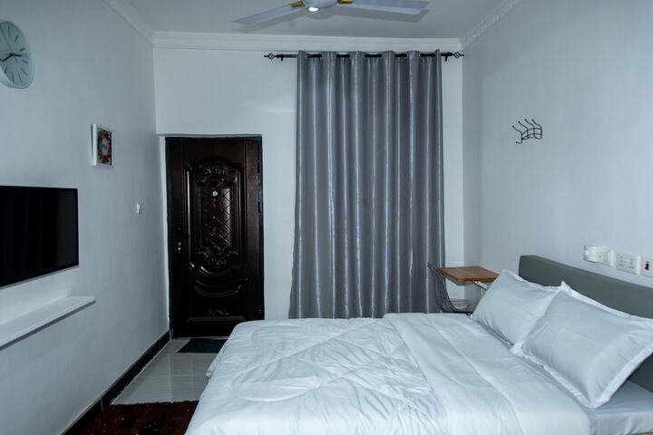 Room 31 of 77