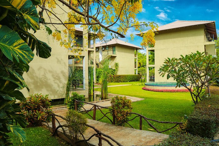 Hotel Exterior 57 of 60