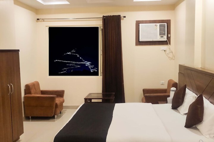 Room 17 of 42