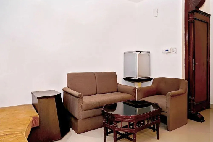 Room 6 of 15
