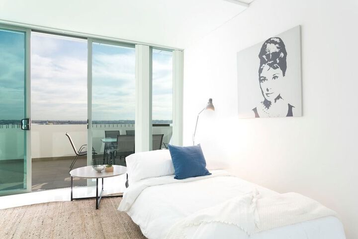Room 2 of 25