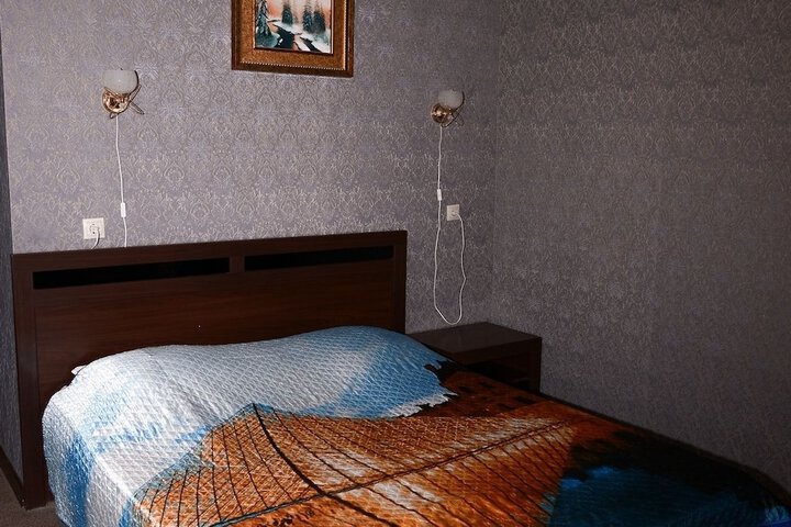 Room 8 of 65