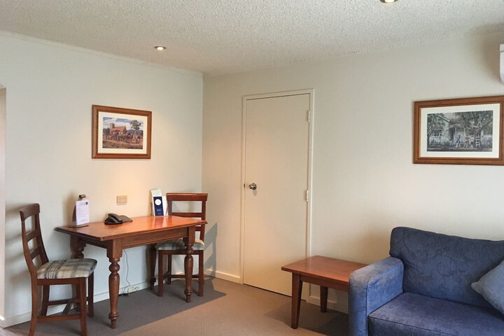 Room 5 of 32