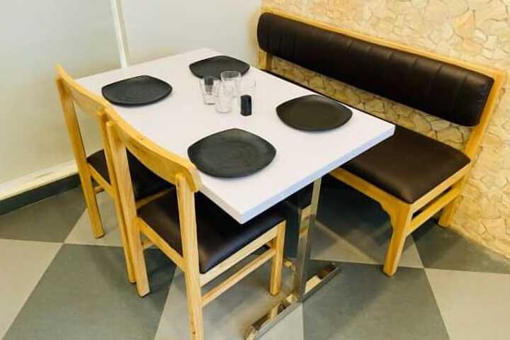 Dining 4 of 8
