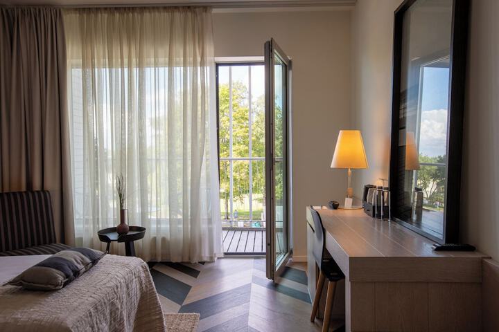 Room 10 of 67