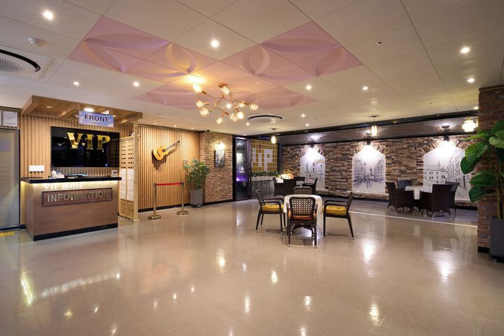 Hotel Interior 4 of 29