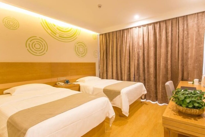 Room 13 of 52
