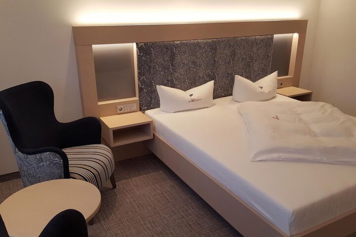 Room 16 of 79