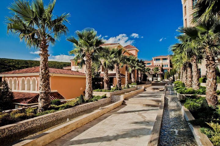 Hotel Exterior 114 of 116