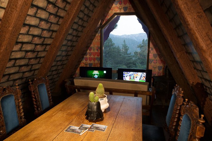 Room 25 of 77