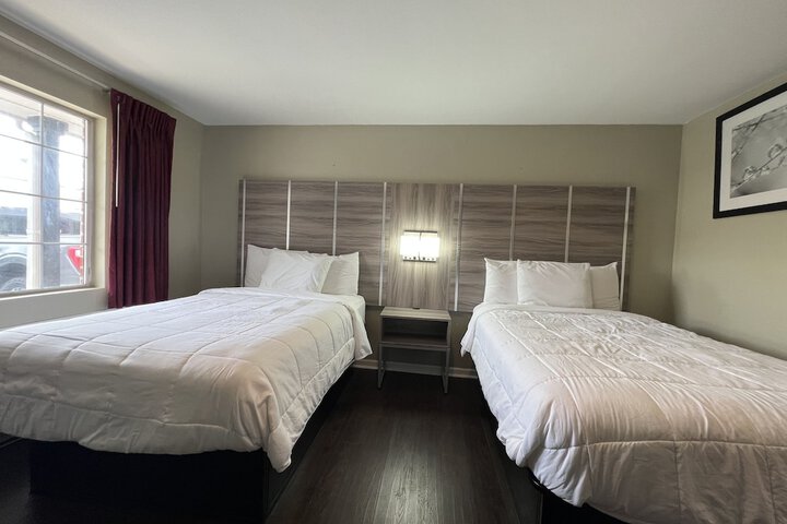 2 Double Beds (7 of 7)