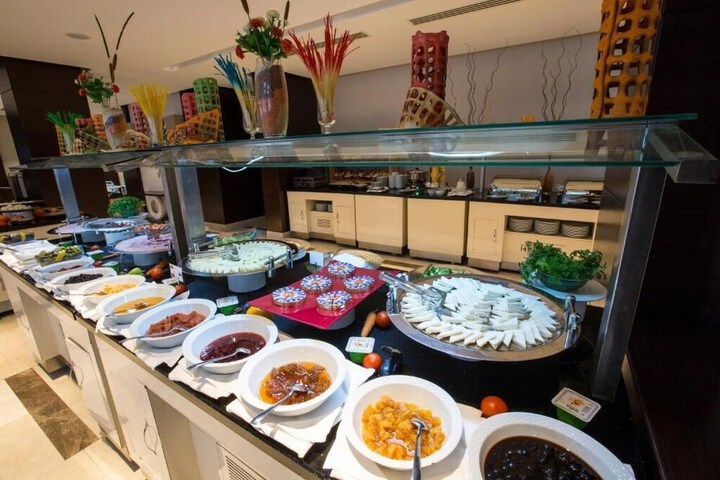 Dining 85 of 111