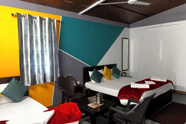 Room 2 of 9