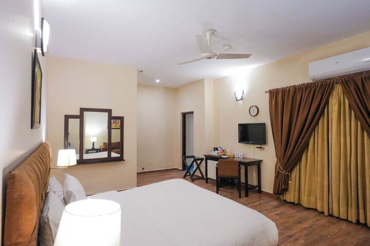 Room 18 of 37