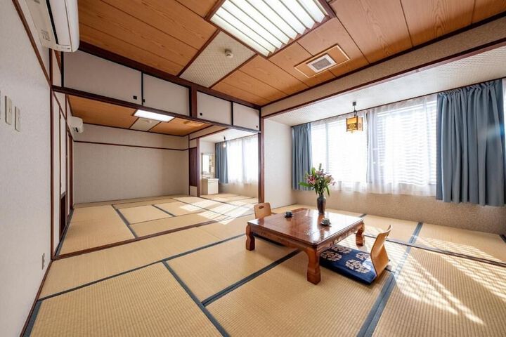 Room 28 of 59