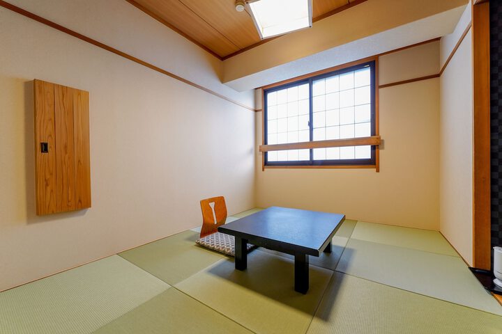 Room 11 of 22