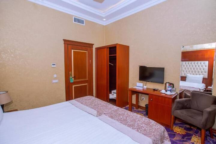 Room 17 of 46