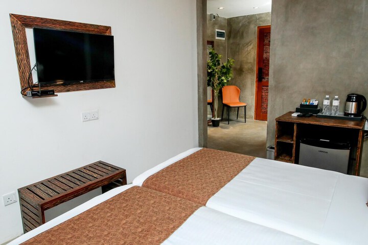 Room 18 of 37