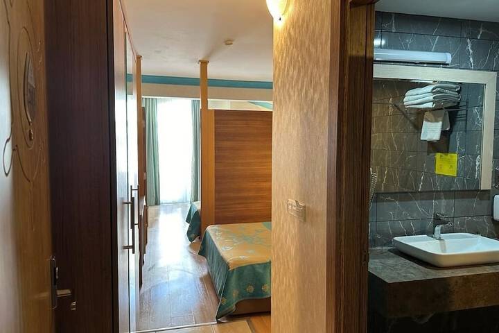 Room 19 of 81