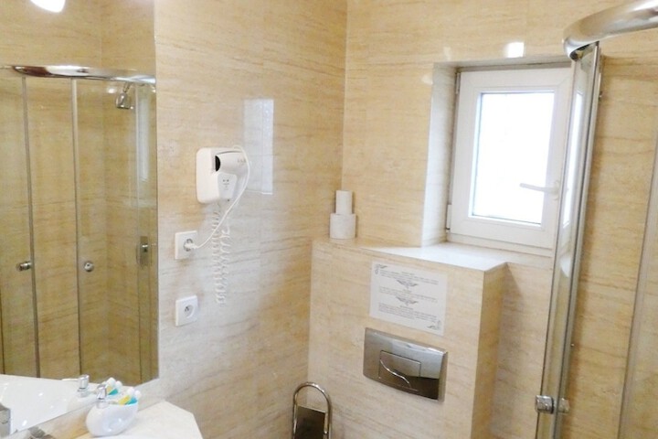 Room 45 of 65
