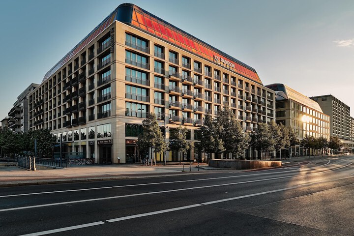 Hotel 176 of 185