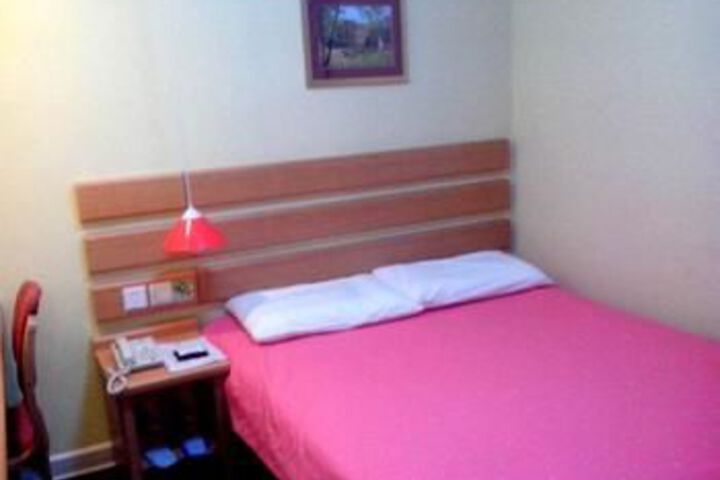 Room 16 of 29