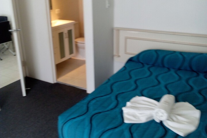 Room 6 of 63