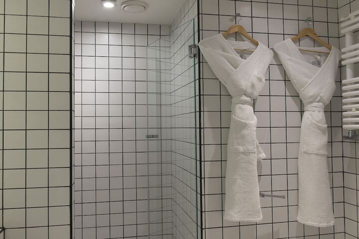 Room 60 of 85
