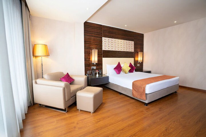 Room 2 of 4