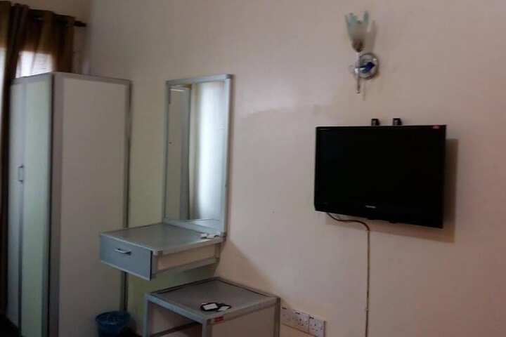 Room 7 of 19