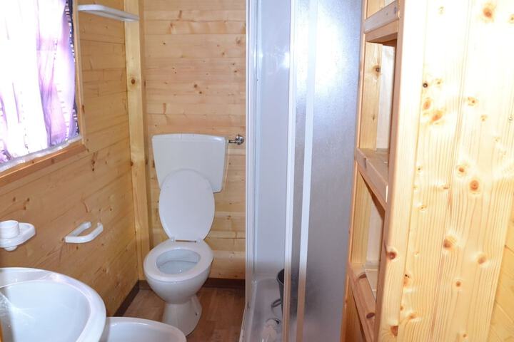 Room 5 of 40