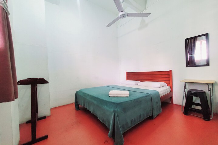 Room 18 of 50