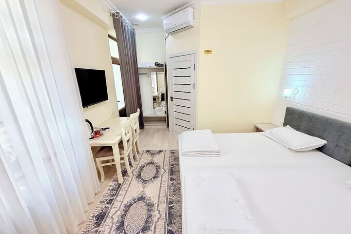 Room 7 of 49
