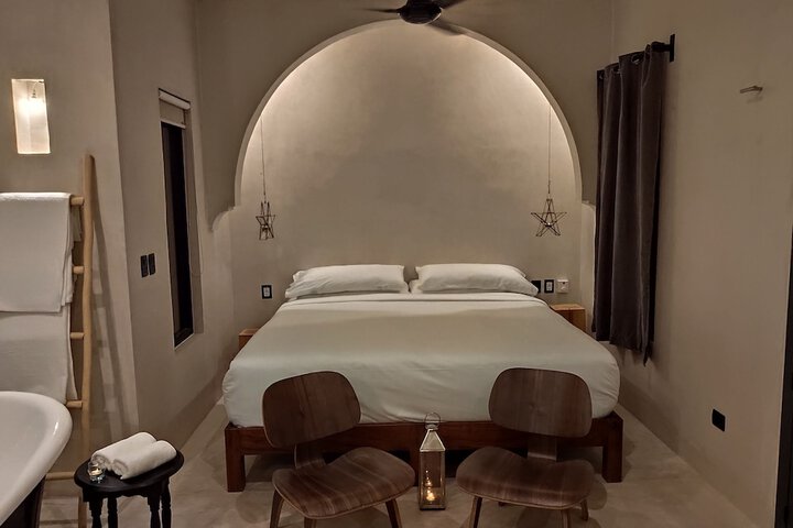 Room 10 of 26