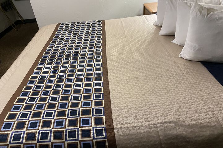 Room 2 of 23