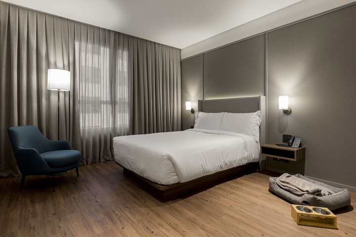 Room 41 of 104